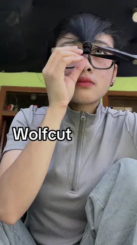 Potong rambut ga harus nunggu patah hati, nunggu hidayah aja😩🤣 #wolfcut #cuthair #xyzbcafypシ 
