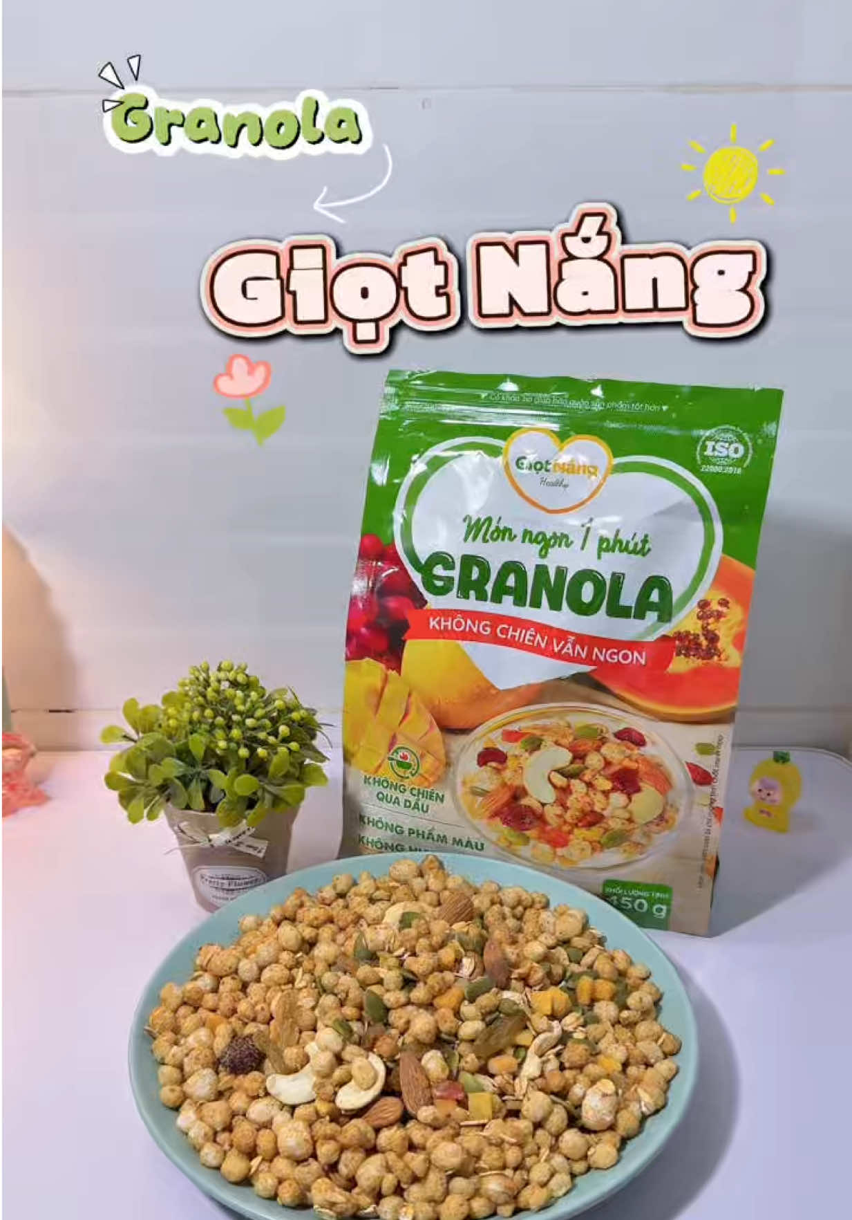 Chỉ 1 phút  là có ngay bữa ăn ngon lành, tốt cho sức khỏe, mấy bạn thử ngay granola nhà Giọt nắng nha, ko hối hận đâu, iu mình thêm 1 chút, iu brand nhìu nhìu vì sự tinh tế nha 🥰🥰#meoxynh💐 #tiktok #review #Giotnang #granola 