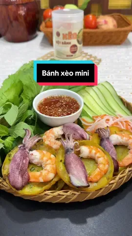 Chiên bánh xèo thì dễ rồi nhưng để chiên được cái bánh xèo vàng giòn đổ 1 phát ăn ngay mà nó đều re 10 cái như 1 thì không phải ai cũng làm được hén #bepnhachin #SuperBrandFestival #buphuongamthuc#banhxeo #botbanhxeobuphuong 
