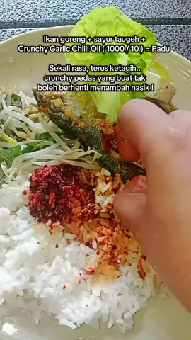 serius sedap giler sambal ni.. sambal dia mmg menambah selera makan uiii... recommended 1000 /10 🔥 #MYFoodie #food #cruncygarlicchilioil #makananviral #sambal 