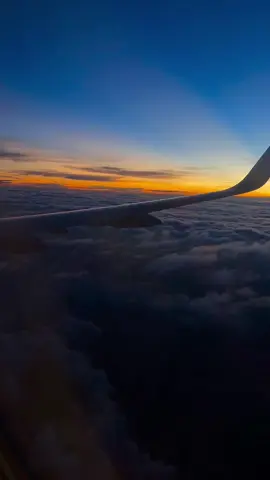 Dù biết trước kết cục , nhưng sẵn sàng dây dưa với em đôi lần . Người can đảm là người dám nói lời tạm biệt trước tiên . Chúng ta đã từng dũng cảm , ngông cuồng chống lại cả thế giới . Rồi mới nhận ra chúng ta nhỏ bé đến thế nào 💫#jyp 