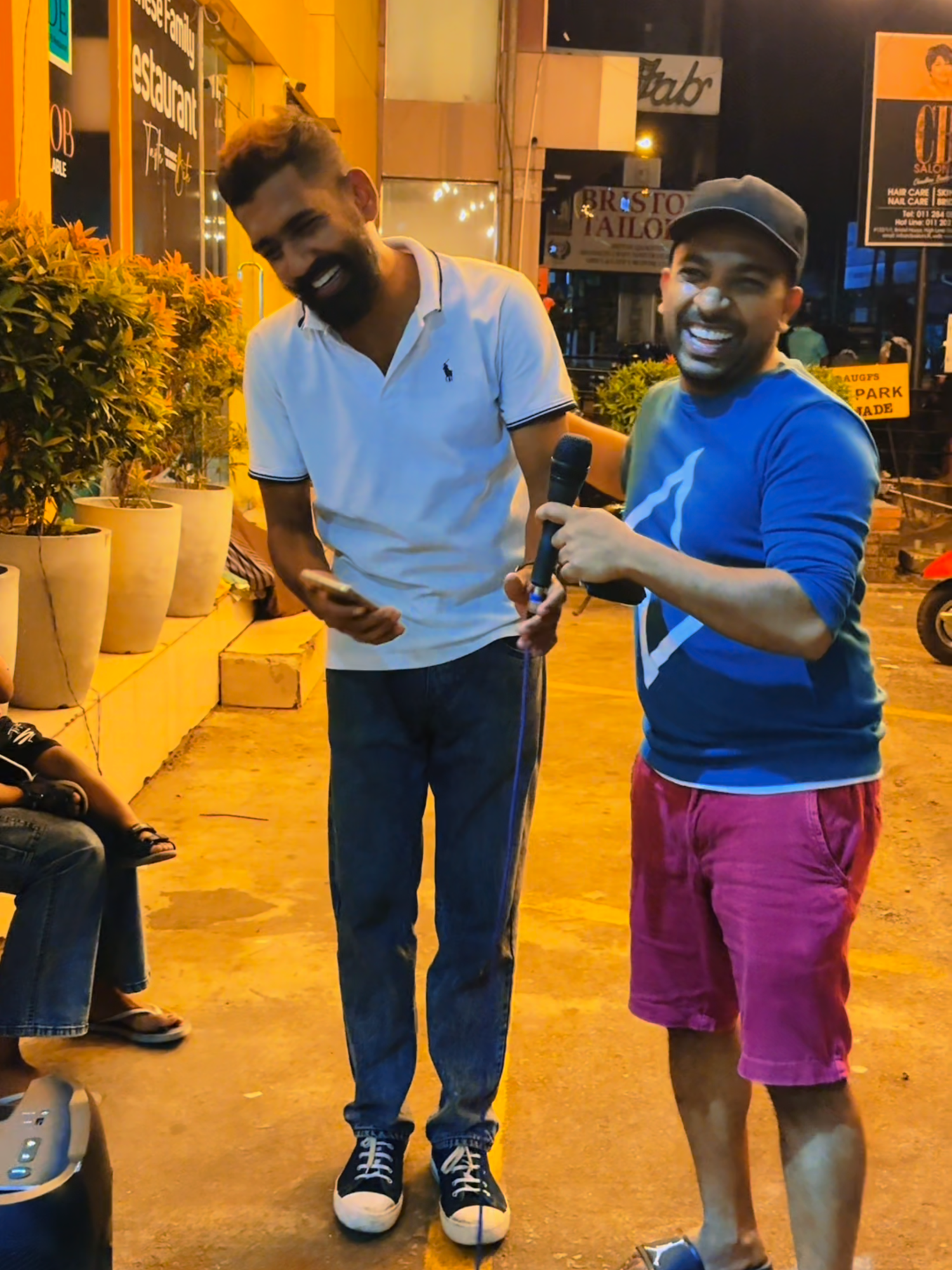 මහරගම ලාෆ් එක ලග ගීත ගායනා කරන ඔහුගේ ආරාධනාවට පොඩි ගීතයක් ඔහුත් එක්ක ගායනාකලා.  ඔහුගේ මෙමෙ වැයම රජ වෙන්න නොවේ. නමුත් කාටත් බරක් නොවී තමන්ගෙ හැකියාවෙන් ජීවත්වෙන්න උත්සාහ කරන අයට අපි උදව් කරනවා වගේම ගරුකල යුතුයි.  මෙවන් දක්ශ අය තව කොයිතරම් නම් ඇත්ද?  ඒ හැමෝටම තමන් බලාපොරොත්තුවන ජීවිතය ඉක්මනින් ලගකරගත හැකිවේවා!#theekshanaanuradha #fypシ゚ #fypage #fyppppppppppppppppppppppp #tiktokmusic #fyp #theekshana #viralsong #srilanka #srilankan_tik_tok🇱🇰