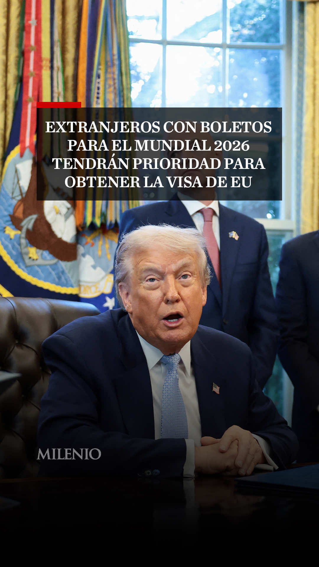 🇺🇸 El presidente de Estados Unidos, Donald Trump, anunció que se implementará un sistema de citas prioritarias para los viajeros extranjeros que tengan boletos para los partidos del Mundial 2026 que se celebrará en el país. Trump afirmó que quiere asegurar que el torneo sea un éxito y estimó que podría generar 30 mil millones de dólares y 200 mil empleos. ⚽️ El secretario de Estado, Marco Rubio, señaló que todos los solicitantes seguirán siendo revisados, pero que se sumaron 400 oficiales consulares para atender la mayor demanda de visas. #MilenioNoticias #MilenioInforma #FIFA #Mundial #EstadosUnidos 