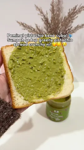 Sedapnyaa pistachio spread ni 😋 sekali rasa ketagih nak lagi 😭😭 help!  #greenypistachiospread #pistachiospread #pistachio #fyp #trending 