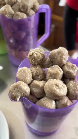 Untuk hari ini STOK BAKSO TEKO PERTAMA DI DUNIA cuma ready 300 porsi saja yah dikarenakan susah cari teko sekarang 😭😭😭 Jadi siapa cepat dia dapat . Trimakasih 🙏 #waroengbaksobahagia #baksoteko #kulinerpontianak #bakso #tranding 