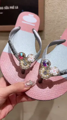 Dễ thương blingbling 🥰 #thuhuonghavaianas #havaianaschinhhangbrazil #brasil🇧🇷 #depnu #merrychristmas 