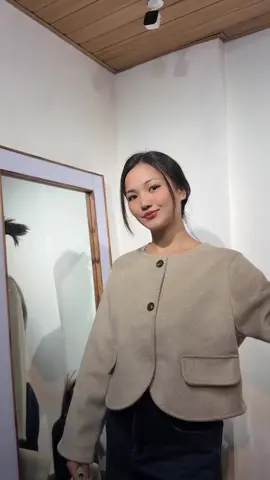 Scarf  jacket available  Store location: Kathmandu, Machhapokhari Instagram page :jd_outfits_ 📞WhatsApp:9823398254,9843713211 #jd_outfits_ #machhapokhari  #dmfororder #scarf 