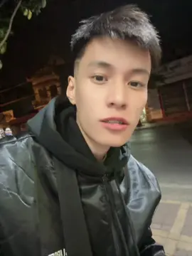 chợt nhận ra ta quá khác nhau ?