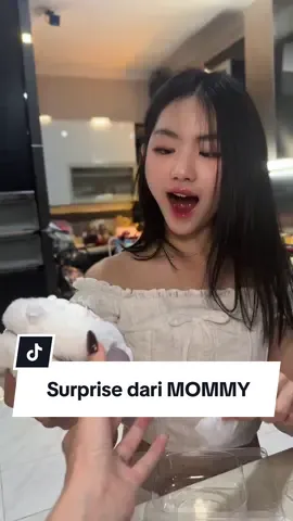 Dapet surprise dari mommy @Yencechoice  #chrystalxavierawinjaya #tata #fyp #surprise #popmart 