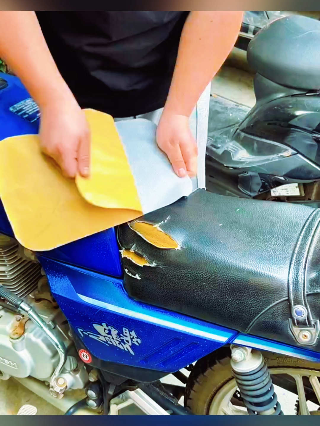 #แผ่นหนังซ่อมเบาะ #หนังซ่อมเบาะหนังซ่อมโซฟา #หนังเทียมมีกาวในตัว #หนังซ่อมเบาะโซฟามีกาวในตัว #วิธีติดหนังซ่อมเบาะ #หนังซ่อมเบาะแผ่นใหญ่ #หนังซ่อมเบาะราคาถูก #หนังซ่อมเบาะติดยังไง