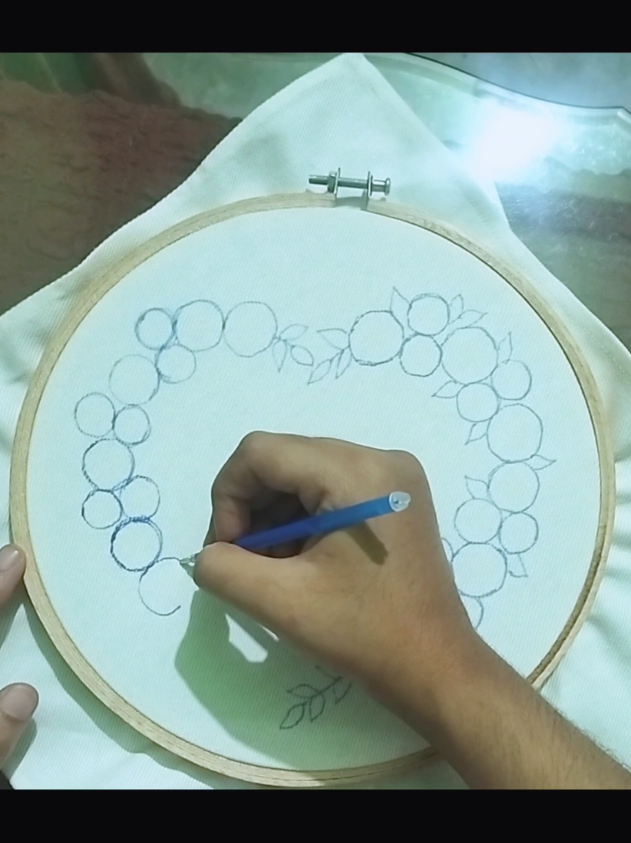 একজন আপু সিরাজগঞ্জ থেকে এই রুমালটি অর্ডার করেছে🥰#viralvideo #vewis #fouryou #embroiderydesign #highlightseveryone 