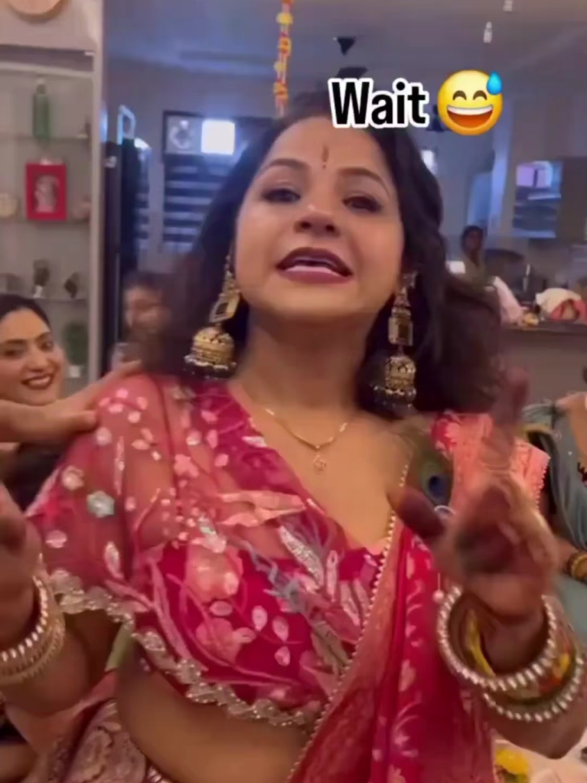 Wait for it 😁 couple moments 😄 #funny #comedy #funnyvideos #meme #foryou 