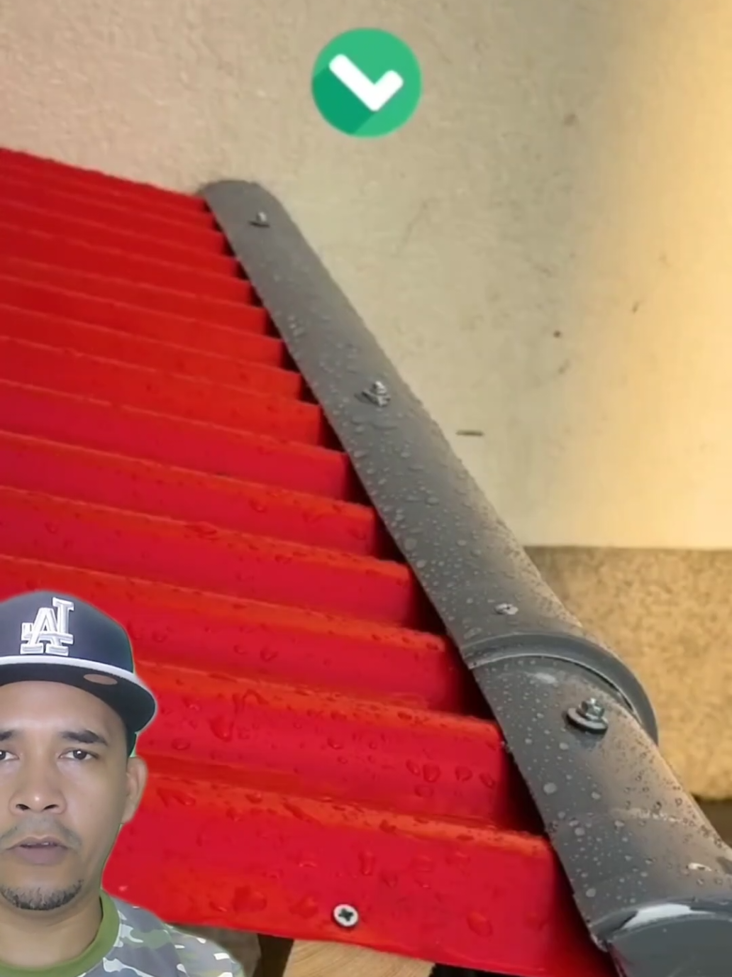 cómo crear una canal de PVC #reparacion #techo #hazlotumismo #hogar #reparar 