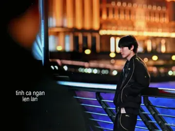 HLE không nói yêu, HLE nói: “Tuyển thủ Peanut của Hanwha Life Esports.” “Peanut luôn là trái tim kiên định của chúng tôi - và sự hiện diện của anh ấy đặc biệt đến mức chúng tôi không thể diễn tả bằng một lời duy nhất.” “Dù giờ đây Peanut sẽ đi trên một con đường mới thì khoảng thời gian chúng ta đã tạo ra cùng nhau sẽ không bao giờ kết thúc.” “Mọi khoảnh khắc chúng ta đã trải qua cùng nhau sẽ được nhớ mãi, cùng với cái tên Peanut.” “Là một vinh dự và may mắn cho chúng tôi, khi được đồng hành cùng Peanut.”  #peanut #hanwangho 