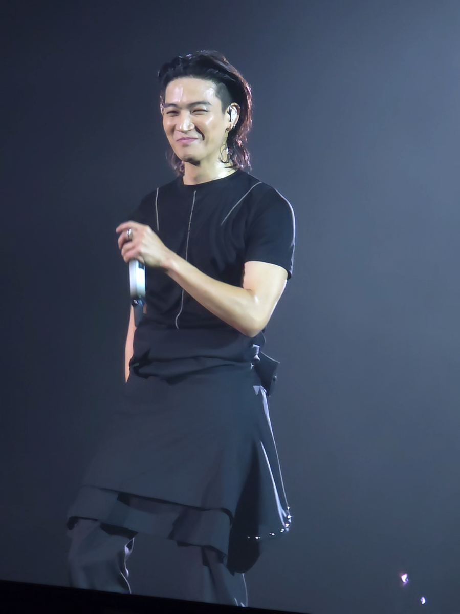 เอ็นดูคนเขิลอ่ะ เข่าถึงกับทรุด รีบลงเวทีเลย เด่วกลับมา แต่พี่เจบีโปรมากร้องเพลงจนจบอ่ะ💚🌴🤣🤣 #TAPE_RE_LOAD_FINALE_BKK  #JAYB_FINALEINBKK  #JAYB #제이비  #TAPE_RE_LOAD_FINALE_BKK_DAY1 