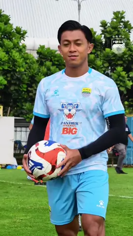Lapor barudak, PERSIB sedang memanaskan mesin untuk hari Jum'at! 💪🏻 #WeArePERSIB #PERSIB #OlahragaTiktok 