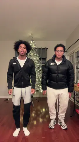 Ts hard😂🔥(dc:@J5🚶🏽‍♂️ )#foryoupage #abcxyz #trending #dance #wlw @𝘴𝘭𝘪𝘮🍫 