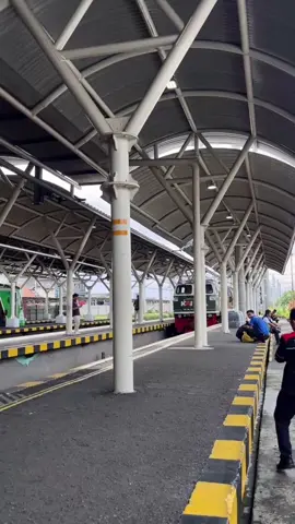 KA Argo Dwipangga 16 GMR - SLO                                                          #yogyakarta #beranda #foryou #fyp #foryoupage 