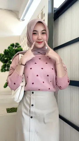 sweater dipaduin rok cakep gini emg plg mantep dehh🥵👆🏻💗🎀 #sweater #pink #Love #coquette #coquetteaesthetic 