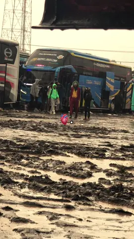 muka tenang  tapi mata penuh dendam,  ingat saya seorang yang pemaaf tapi bukan pelupa.             #fyp #busmania #papandayan #bustelolet #fypberanda 