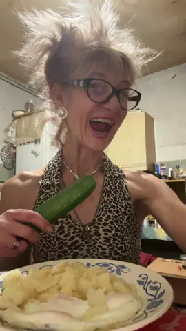 @Inna 🇷🇺 Очень хорошая и добрая ❤️‍🔥Давайте поддержим,ребятушки 🥰🙏