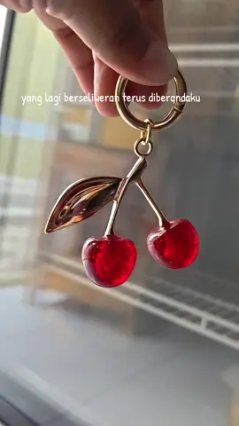 gantungan cerry buat di tas jadi lebih manis dan mewah😍 #gantungan #gantungantas #gantungankunci #gantungancerry #fypシ゚ 