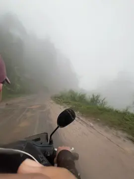 🥶🫂#fyp #tiktok #🍃tiktok #ຜົງສາລີແດນງາມ #ລະດູຝົນທີ່ບໍ່ມີເຈົ້າ 