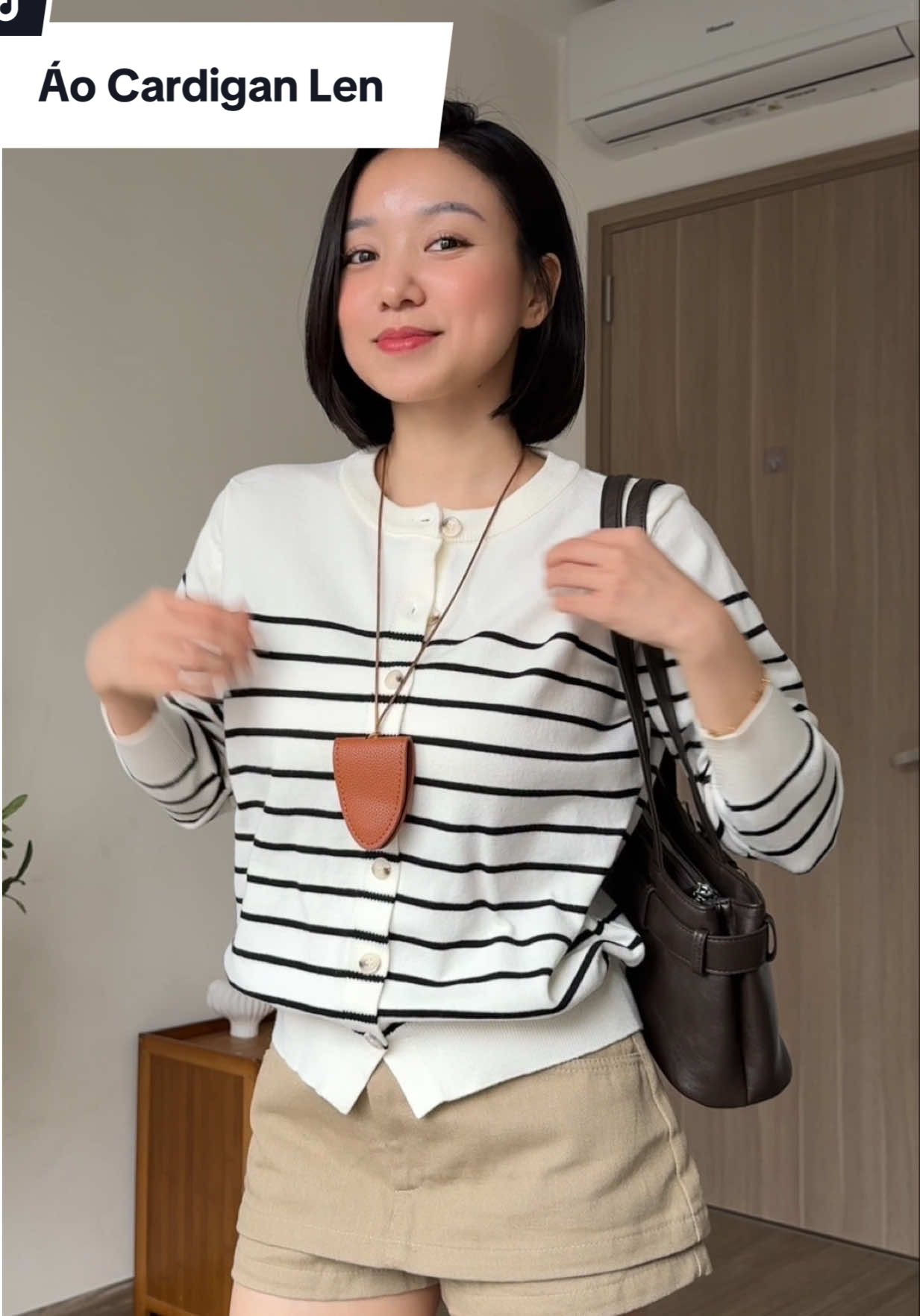 Thời tiết như thế này quá thích hợp để mặc những chiếc cardigan len xinh yêu nha các mom #aolennu #aolen #aocardigan #aokhoacnu 