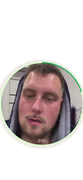 Шепчет как зверь 😅