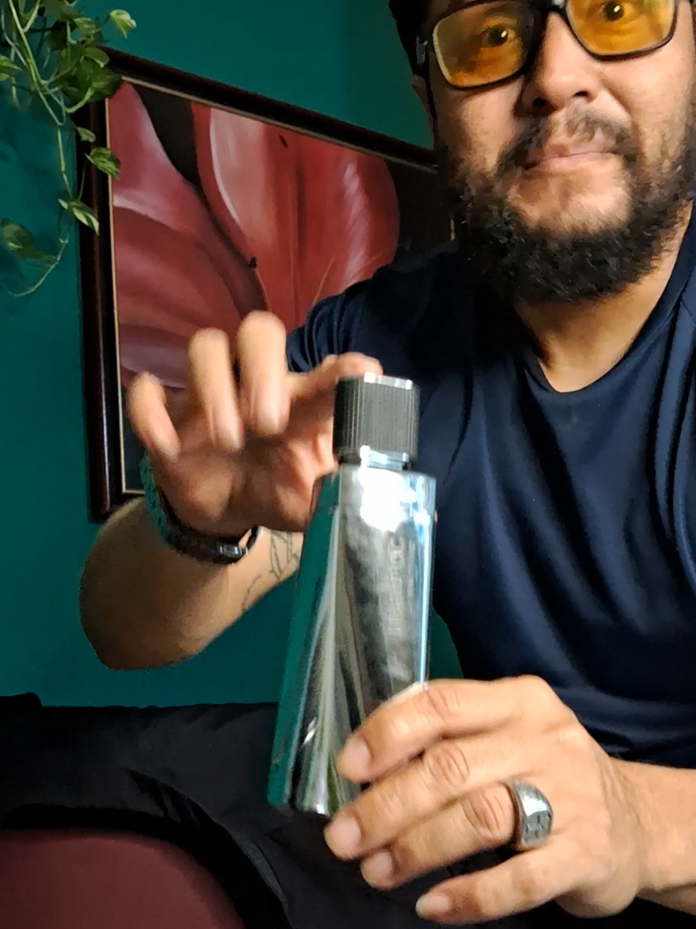 ASMR: Magnetic Malbec Perfume (Tapping, Whispers, Sprays)@CorreriA Shop #asmrbrasil #asmrbr 