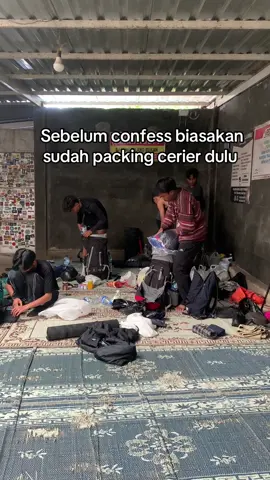 Biar pas di tolak tinggal berangkat ndaki wkwk #pendakigunung #pendakiindonesia #pendakifomo #lawumountain #abcxyz 