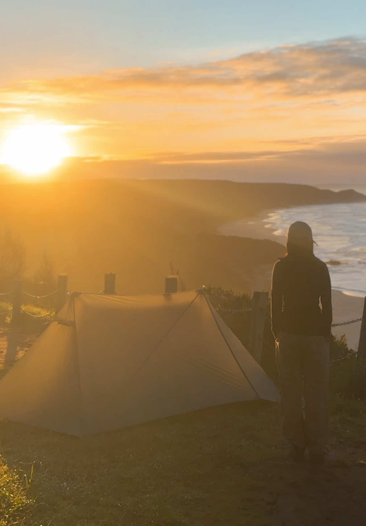 Sunrise at my favourite campsite in Victoria, UNREAL! 📍Johanna Beach GOW campsite #melbourne  #durstongear #solobackpacker #sunriseview #sunrise 