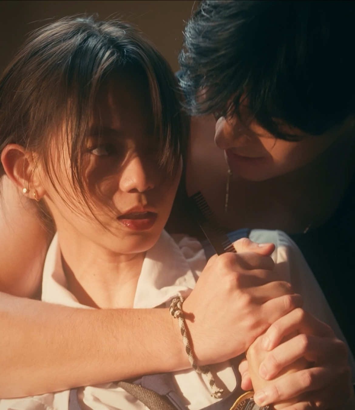 “The ones we love can hurt us the most.”  The much-awaited “Ang Mutya ng Section E” trailer is finally here! Humanda nang maki–back-to-school sa mas pinakilig, mas pinasakit, at mas kaabang-abang na Season 2!  Secrets will rise from the past… ready to haunt the present. Starring Andres Muhlach, Ashtine Olviga, Rabin Angeles, Angela Muji Andre Yllana, Heart Ryan, Sara Joe, Charles Law, Axel Torres, Keagan De Jesus, Ethan David, Frost Sandoval, Nic Galvez, Sam Shoaf, AJ Ferrer, Michael Keith, Kurt Delos Reyes, Martin Venegas, Kyosu Guinto, Daniel Ong, Yanyan De Jesus, Derick Ong, Alex Payan, Rafa Victorino, Jastine Lim, Zeke Polina, Rommel Luna, Yayo Aguila, Joko Diaz, Nathalie Hart, Billy Villeta, Austin Dizon, Jeffrey Hidalgo, Taneo, Rhen Escaño and Nanette Inventor. Directed by Petersen Vargas This is the comeback you weren’t ready for.  Watch ANG MUTYA NG SECTION E (The Dark Side) streaming this December 4 only on Viva One: https://vivaone.page.link/getvivaone #AngMutyaNgSectionE #AMNSEBook2TheDarkSide