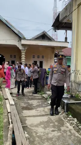 kunjungan kapolda aceh beserta rombongan ke kediaman bunda salma di panton labu dalam rangka tahlilan kepada alm. nurbarih binti tgk. hanafia ( kakak kandung bunda salma ) allahummafirlaha