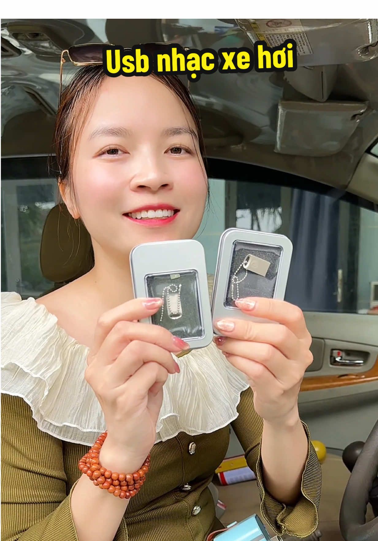Trả lời @ledinhtoan8479 usb nhạc xe hơi có HÌNH #vanvuive6262 #usbnhacoto #usbnhacxehoi #usbamnhac #xh  @Vân Vui Vẻ 6262 