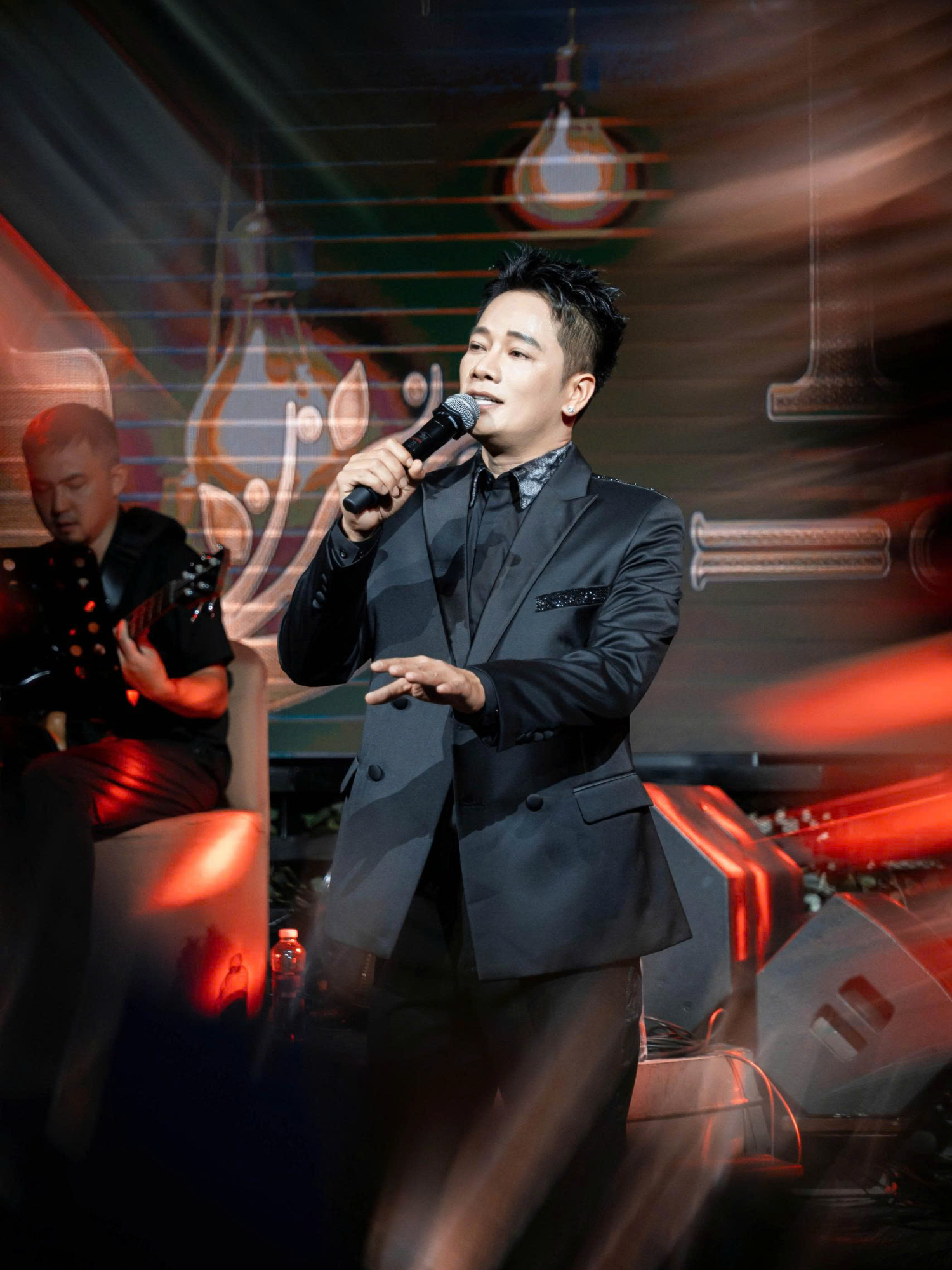 Có những yêu thương, dù đã cố gắng giữ lại nhưng vẫn mất đi như chưa từng thuộc về #ELaKhongThe #DongThienDuc #AnhQuanIdol #MarsEntertainment #TrixieCafeLounge