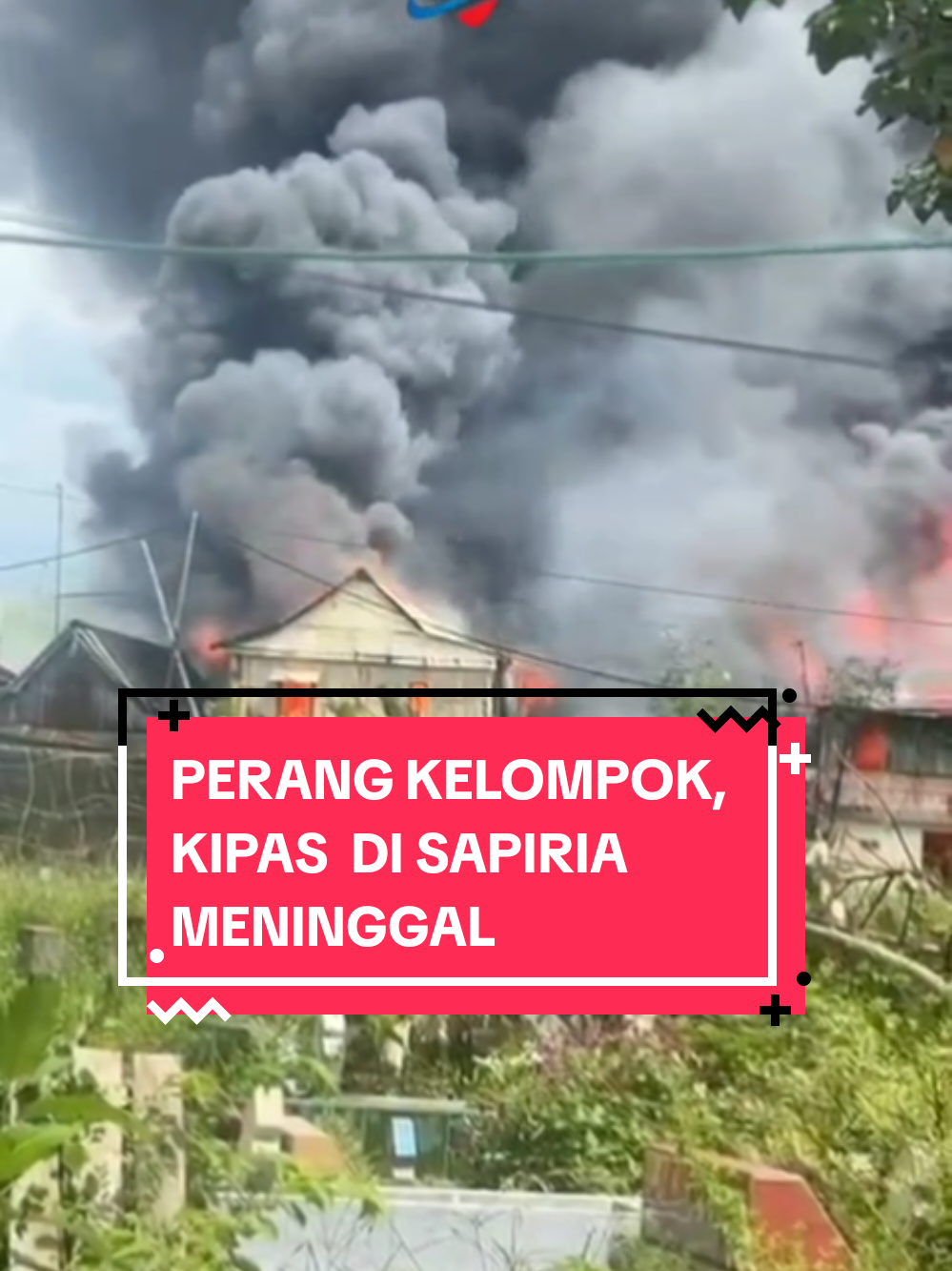 MAKASSAR, FAJAR--Warga yang cukup dikenal di Sapiria, Makassar,  Nur Syam alias Kipas meninggal di RS Akademis, Makassar, Selasa, 18 November 2025. Kipas sempat dirawat setelah tertembak senapan angin dalam perang kelompok di  Sapiria. Kepalanya sempat dioperasi. Istri Kipas, Fitria tak mampu menahan tangis. Ia menuturkan, suaminya baru saja pulang mengais rezeki. Kipas katanya berjualan. (Irm/Bas) #Poldasulsel #wargameninggal #perang #kelompok  #makassar  