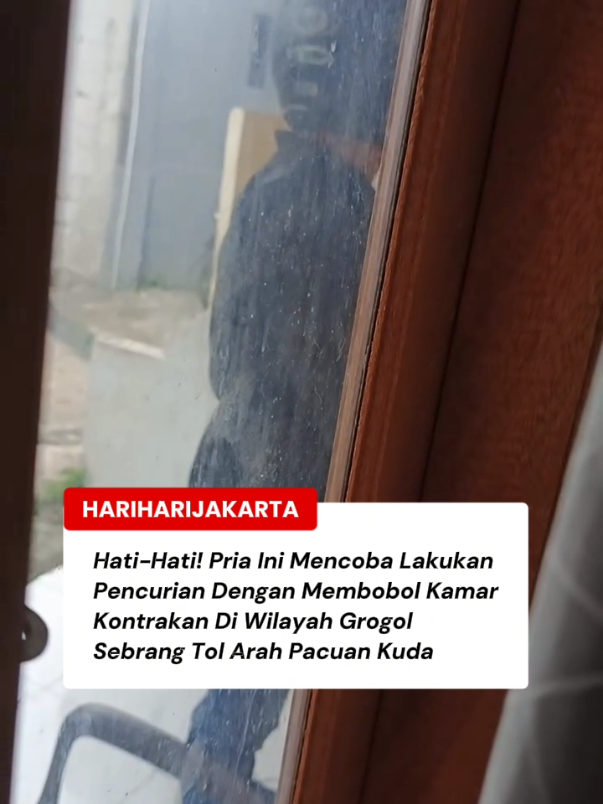Info Kejadian Mencoba pencurian rumah kontrakan, pelaku berjumlah 2 orang kejadian tadi pagi Sabtu, 15 November 2025 jam 10.00 WIB lokasi Grogol Sebrang samping Tol arah pacuan Kuda kota Depok. Hati-Hati Maling sekarang Beraksinya di pagi dan siang hari pada saat org rumah sedang tidak ada di rumah / berpergian. Diharapkan Kunci pintu rumah dibikin kunci ganda atau kunci slot di bagian pintu dalam rumah, dikarenakan itu maling peggang Kunci Master yg bisa buka kunci tanpa merusak rumah kuncinya dan kejadian di saya tadi pagi dan Alhamdulillah nya saya ada di dlm rumah dlm keadaan sendiri, dan saya engga berani buat ambil Tindakan buat keluar rumah, di karenakan takutnya pelaku membawa senpi, jadi saya hanya bisa nge video dan berbagai info kepada kalian semua. Video by: adityapnugraha04 #hariharijakarta #jktinfo #infojakarta #jakarta #jakartatimur 
