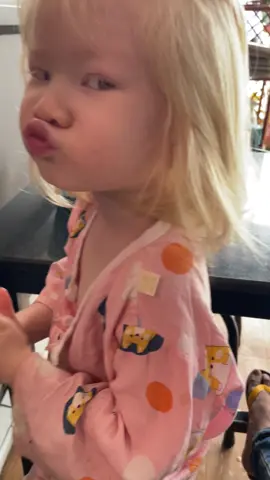 ខំរៀនណាក្មួយ😳