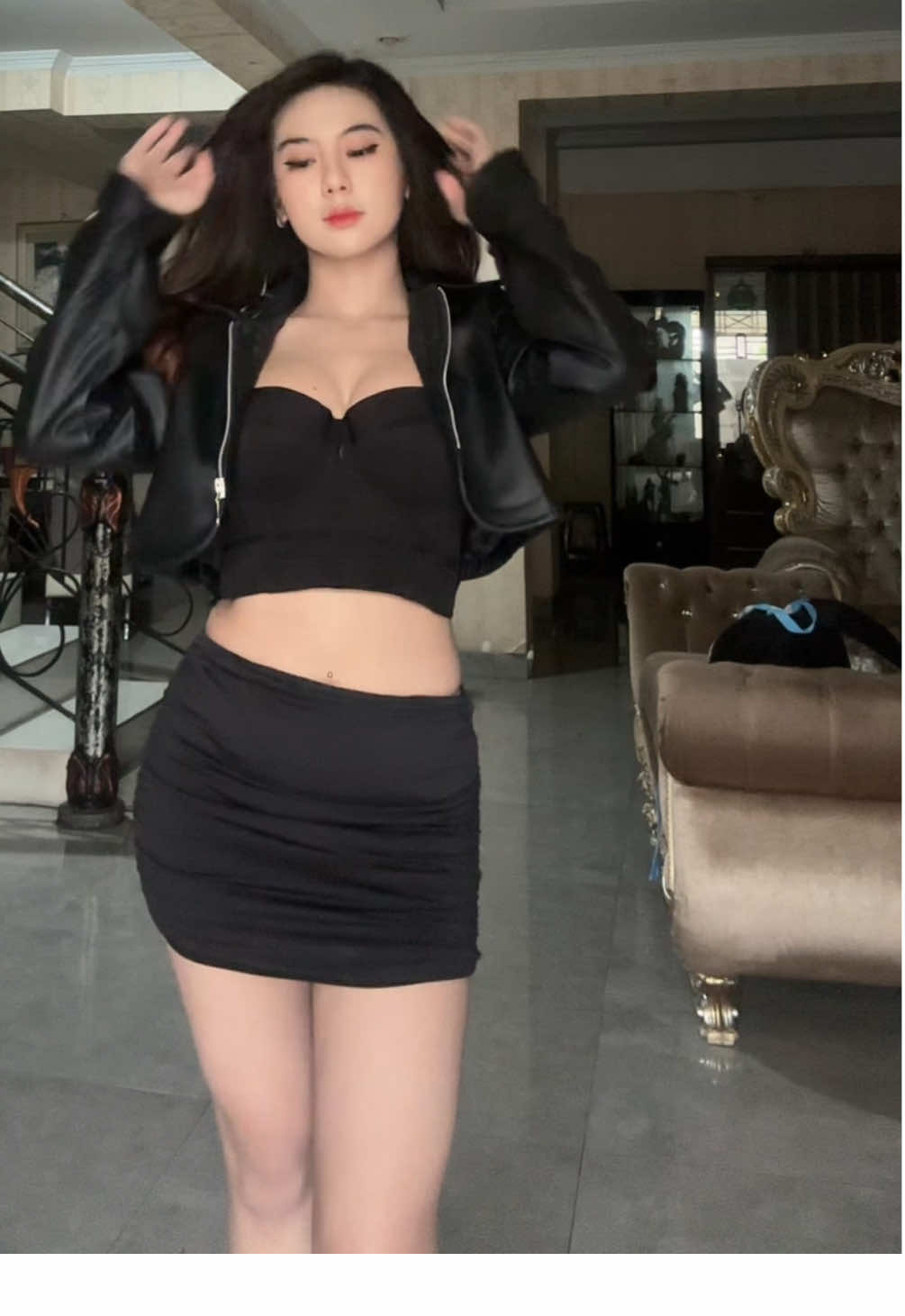 bustier top very cutesyyy