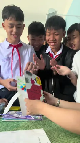 Mỗi ngày đến trường là một ngày zuiiiii phải không các em? 🤭🤭 #cothanhne #giaoviengenz #97 #nhagiaovietnam #xuhuong 