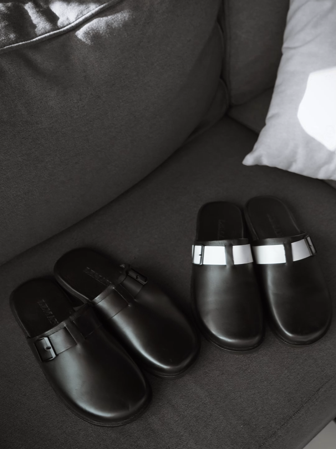 🔥 LEMANS RM03 – ROUND MULES: TỐI GIẢN MÀ VẪN ĐẲNG CẤP 🔥 Không cần buộc dây, không cần cầu kỳ – chỉ cần xỏ chân một giây là đủ toát lên phong thái lịch lãm chuẩn đàn ông hiện đại. #xuhuong #trending #sụcnam #fashion