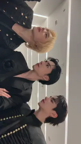 ดีว่า(ราวี)  แม่ว่า(แม่ตี)   ดีว่า(ดี๊ดี) @NuNew  @ohmkrit  #jj_rcp 