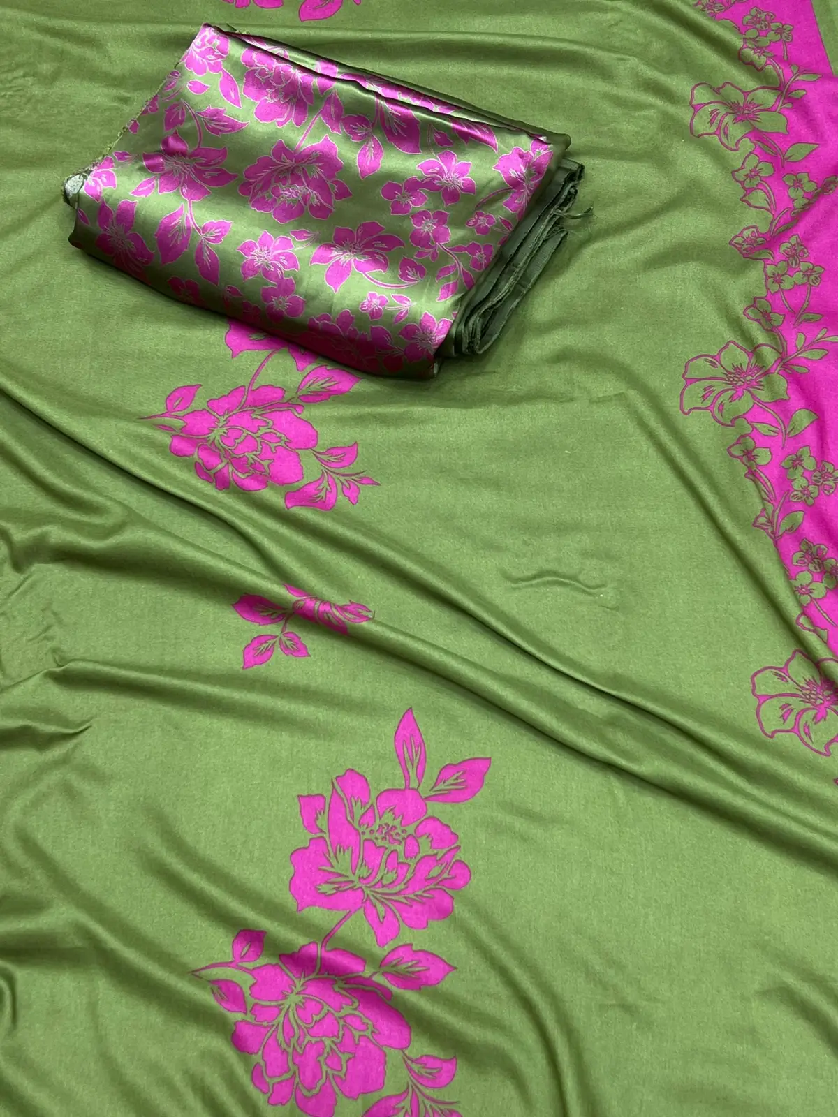 China pati 3 pc new stock now available in store ❤️ ☎️03004289777 DM 👍#imported #unstich #dress #meervescottonfabric #lahore 