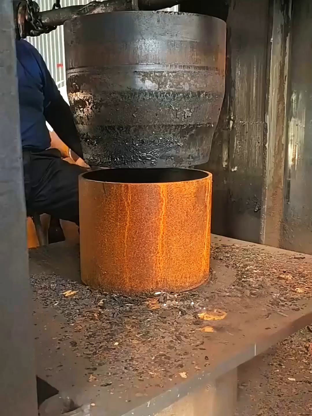 Pipe Fittings: Reducers (Size Adapters) ☎️Whatsapp:+86 139 1019 5827 🌐Web:www.htzylinedpipes.com 📧E_mail:neil@htzylinedpipes.com Reducers (commonly called 