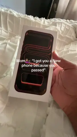 I almost peed my pants 😂🤣. Whoever is scamming our parents, stop😭 #i17pro #iphone #momsbelike #fyp #tiktoksouthafrica🇿🇦 