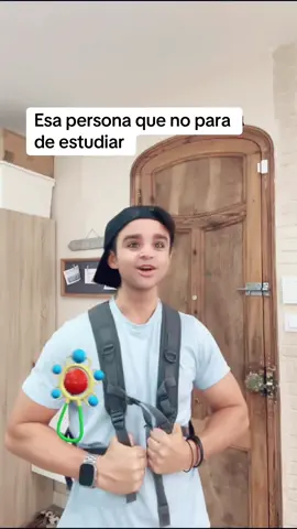 Esa persona que no para de estudiar 📚 #humor #estudio 