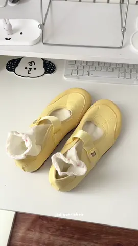 sepatu lucu buat sehari-hari😍💛 #sepatu #flatshoes #sepatuwanita #cuteshoes #yellowshoes 
