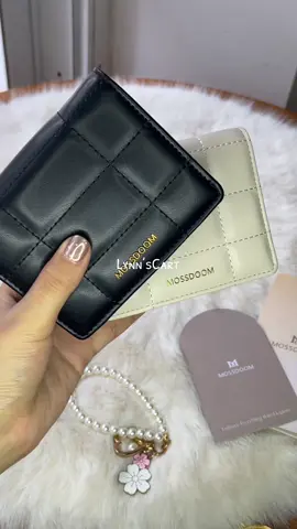Mossdoom - Jeannette Wallet ဒါလေးကတော့ယူကိုယူသင့်တာလေးနော်သဲတို့ရေ၊ walletအိအိစက်စက်လေးကိုမှ ကြိုးရှည်လေးပါတော့ ပေါ့ပေါ့ပါးပါး ငွေသားနည်းနည်းနဲ့နှုတ်ခမ်းနီဒေါင့်လောက်လေးပဲထည့်ပြီးကိုင်မလား၊ လက်ထဲရှုပ်လာရင် crossbodyအနေနဲ့ စတိုင်ကျကျလွယ်ဦးမလား၊ နှစ်မျိုးအသုံးပြုလို့ရလို့အရမ်းအဆင်ပြေသောလေးနော်၊အရမ်းလဲချစ်ဖို့ကောင်းပါတယ်သဲတို့ရှင့်💗 #fyppppppppppppppppppppppp #mossdoombag #fypပေါ်ရောက်စမ်း #bags #မြင်ပါများပီးချစ်ကျွမ်းဝင်အောင်လို့🤒🖤💜💜 