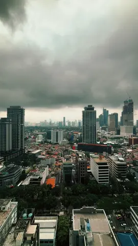 jakarta mencekam banget hari ini !.#jakarta #jakartarain #jakartahujanderas #fyp #fyppppppppppppppppppppppp 
